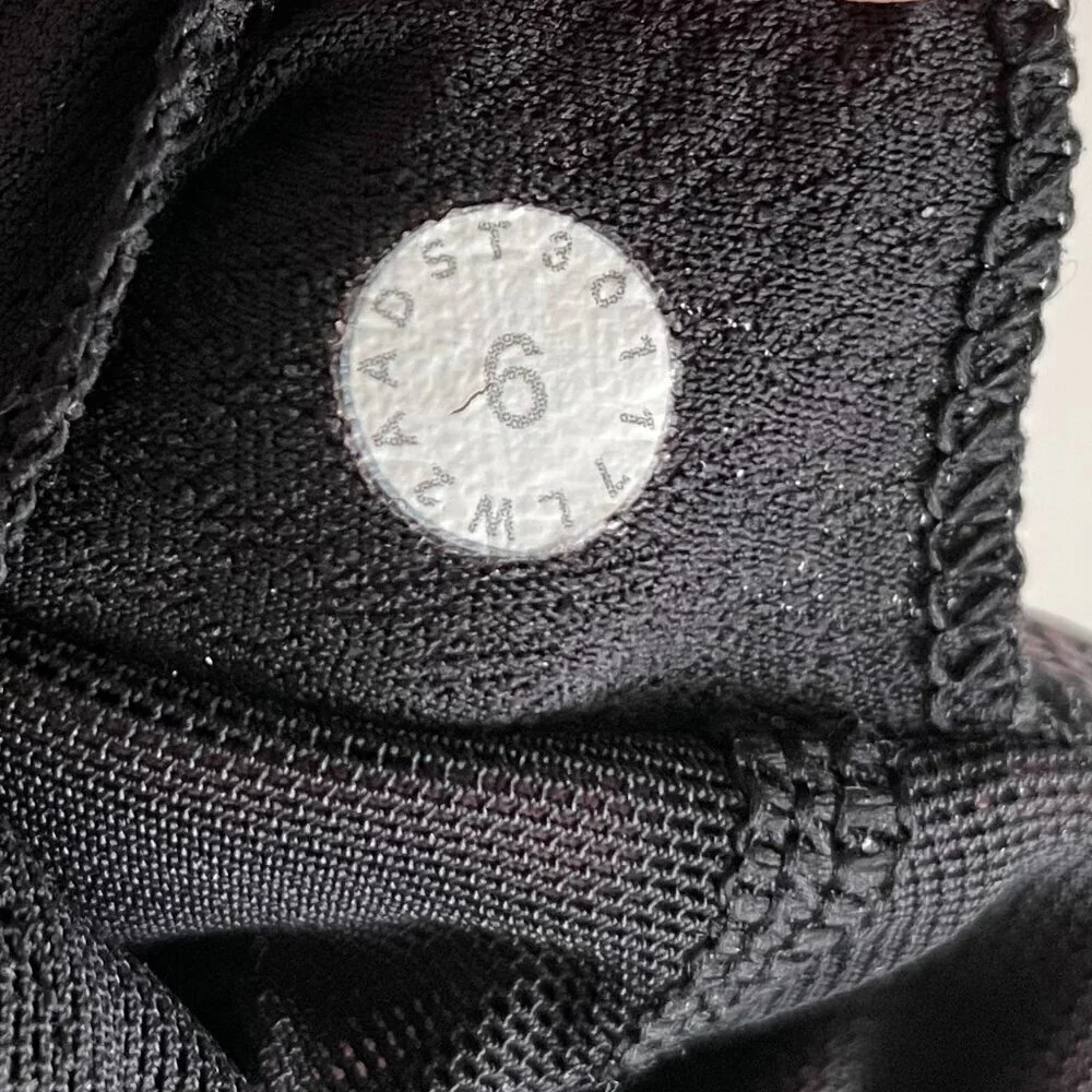 Lululemon Free To Be Bra Lightweight Sports Yoga Workout Black & Pink Sz 6 - Picture 7 of 8